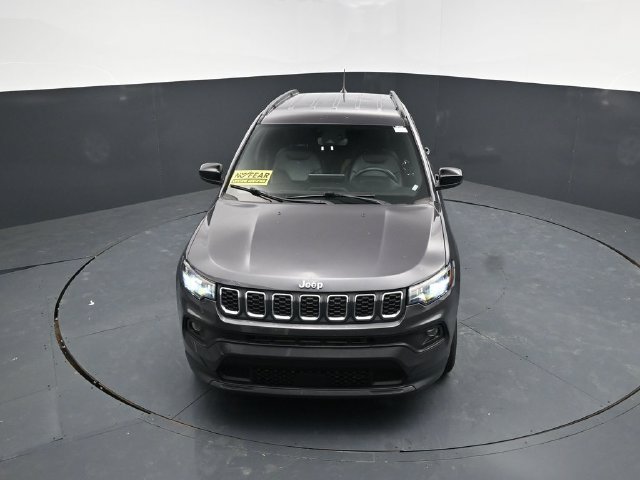 Used 2024 Jeep Compass Latitude AWD/4WD image 30