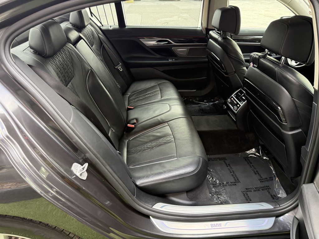 Used 2022 BMW 740i RWD image 17