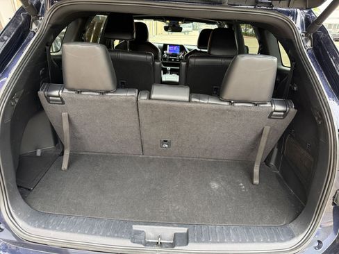 Used 2024 Toyota Highlander XSE FWD image 33