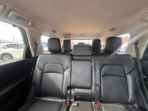 Certified 2022 Nissan Pathfinder SL w/ SL Black Package FWD image 27