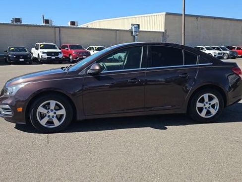 Used 2015 Chevrolet Cruze LT w/ Technology Package FWD image 5