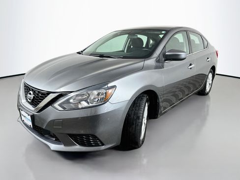 Used 2019 Nissan Sentra SV FWD image 3