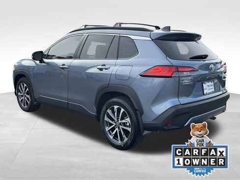 Used 2025 Toyota Corolla Cross XLE w/ Convenience Package image 6