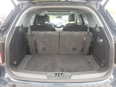 Certified 2023 Ford Explorer XLT w/ Equipment Group 202A AWD/4WD image 8