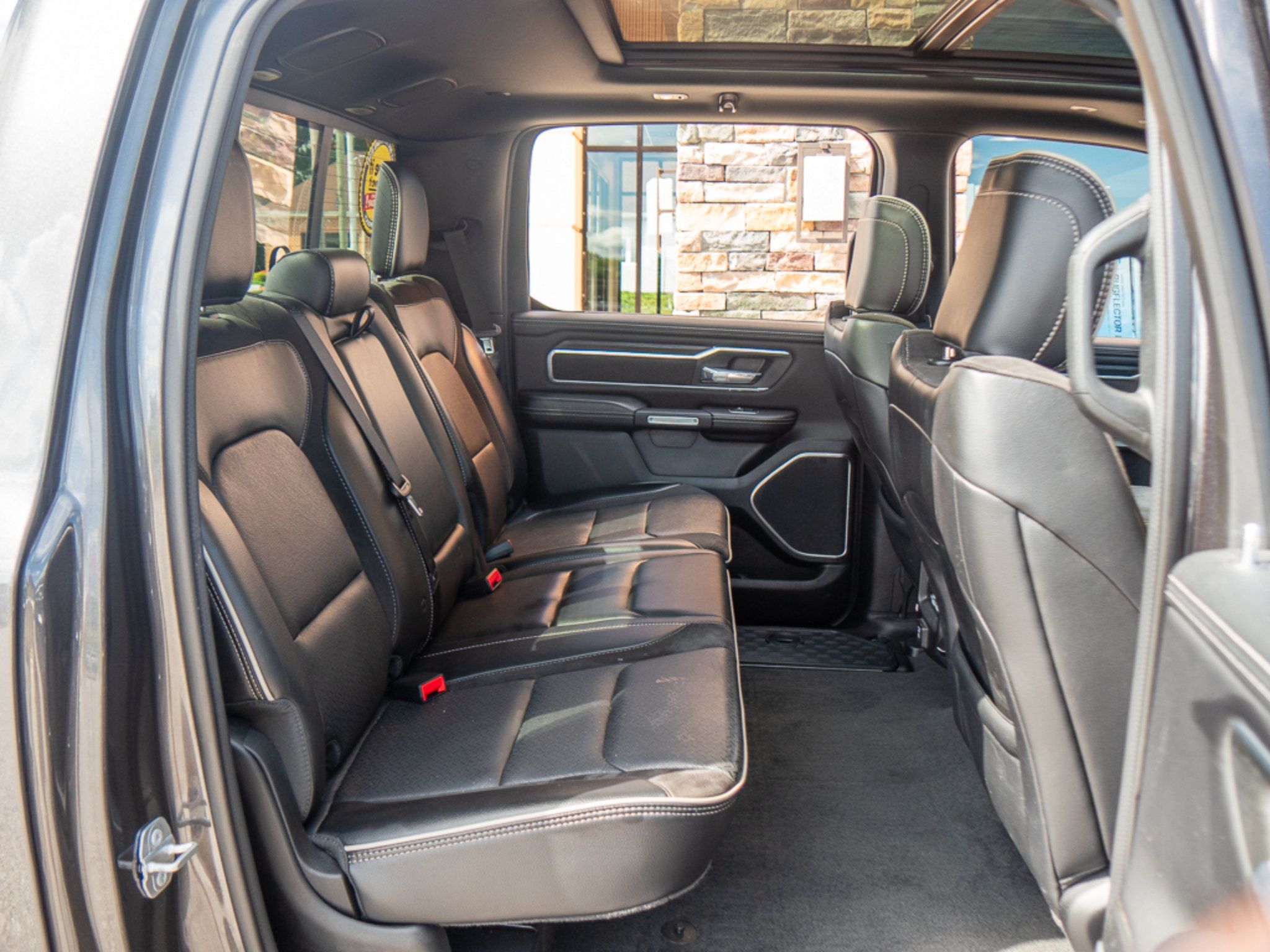 Used 2023 RAM 1500 Laramie AWD/4WD image 20