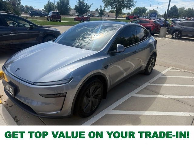 Used 2026 Tesla Model Y Long Range AWD/4WD image 1