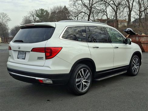 Used 2017 Honda Pilot Touring image 6
