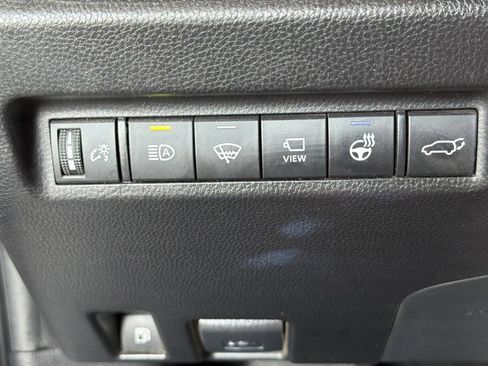 Used 2022 Toyota RAV4 XSE AWD/4WD image 37
