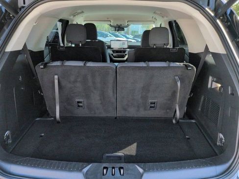 Used 2025 Ford Explorer Active RWD image 12