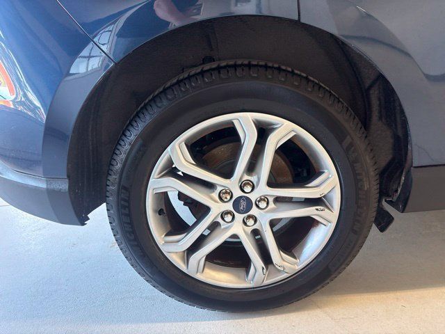 Used 2017 Ford Edge Titanium w/ Equipment Group 301A AWD/4WD image 33