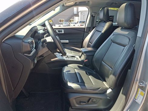 Certified 2023 Ford Explorer XLT w/ Equipment Group 202A AWD/4WD image 15