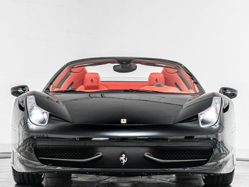 Used 2015 Ferrari 458 Spider RWD image 4