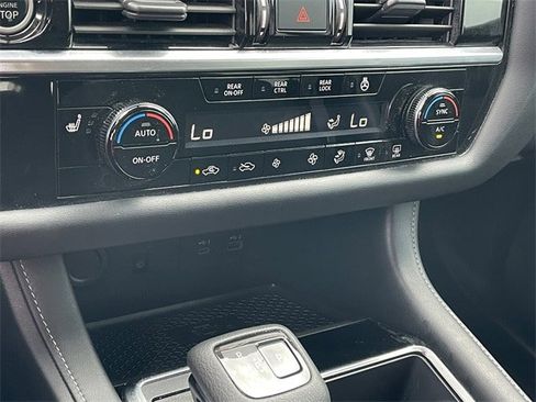 Used 2023 Nissan Pathfinder SL w/ Lighting Package (N92) image 19