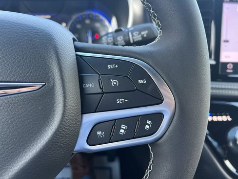 New 2026 Chrysler Pacifica Select image 25