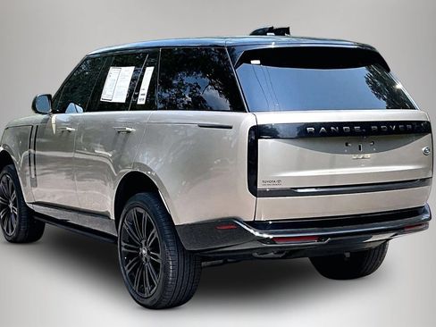 Used 2023 Land Rover Range Rover SE AWD/4WD image 4