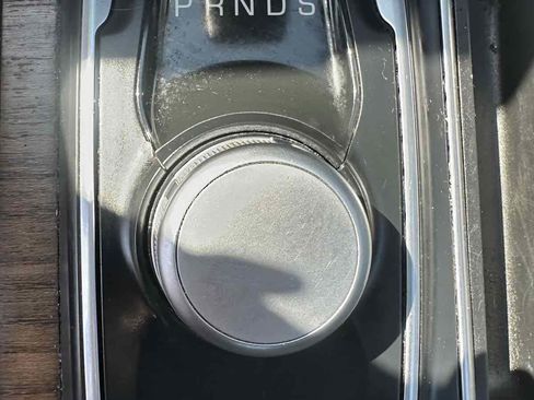 Used 2016 Chrysler 300 C Platinum w/ Safetytec Plus Group image 18