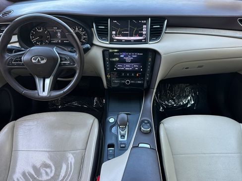 Used 2019 INFINITI QX50 Essential w/ Sensory Package AWD/4WD image 16
