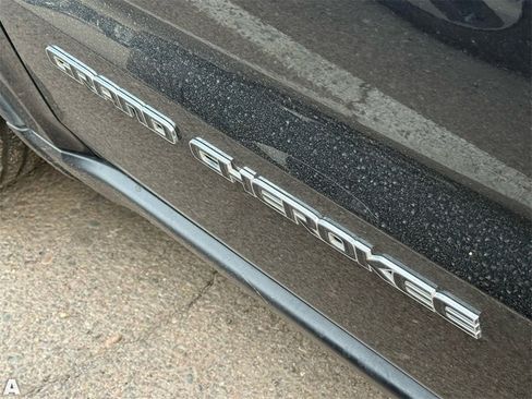 Used 2018 Jeep Grand Cherokee Limited w/ Luxury Group II image 9