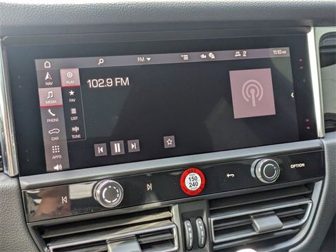 Used 2025 Porsche Macan image 17