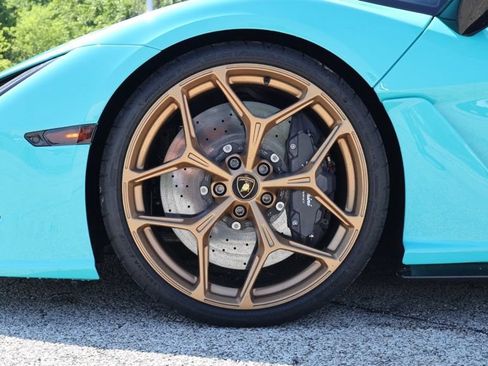 Used 2024 Lamborghini Revuelto AWD/4WD image 2