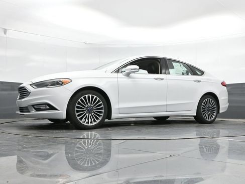 Used 2017 Ford Fusion SE w/ Fusion SE Technology Package FWD image 45