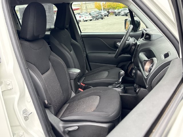 Used 2023 Jeep Renegade Latitude AWD/4WD image 24