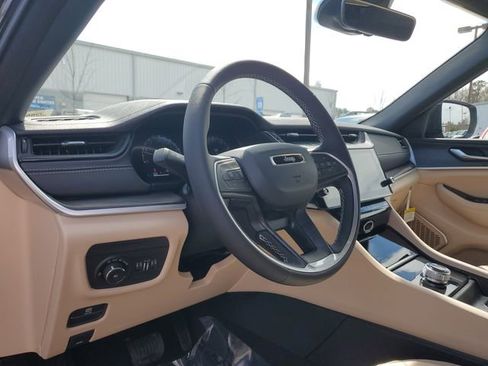 New 2026 Jeep Grand Cherokee L Limited RWD image 22