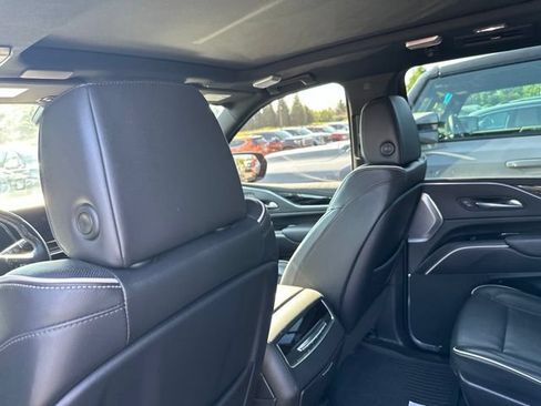 Used 2023 Cadillac Escalade ESV Sport w/ Touring Package AWD/4WD image 15