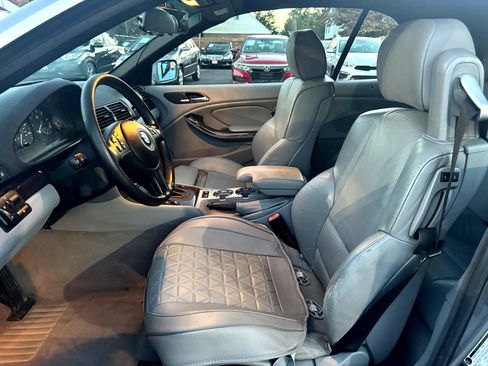 Used 2005 BMW 325Ci Convertible image 12