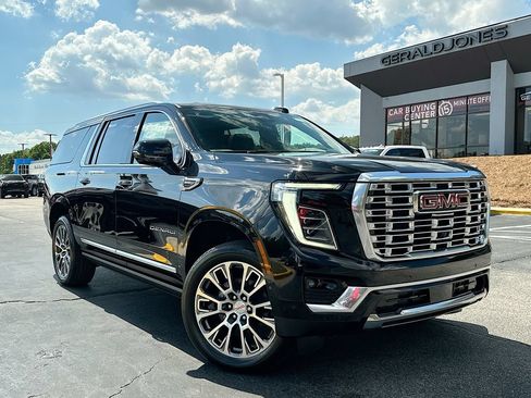 New 2026 GMC Yukon XL Denali w/ Denali Reserve Package AWD/4WD image 2