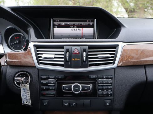 Used 2013 Mercedes-Benz E 350 4MATIC image 35