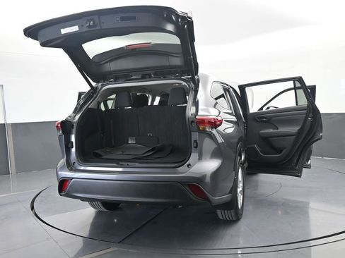 Used 2023 Toyota Highlander LE image 78