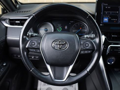 Used 2022 Toyota Venza Limited image 15