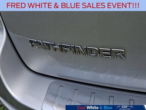Used 2017 Nissan Pathfinder SV w/ Trailer Tow Package AWD/4WD image 11