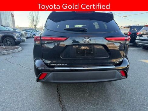 Certified 2023 Toyota Highlander XLE image 9