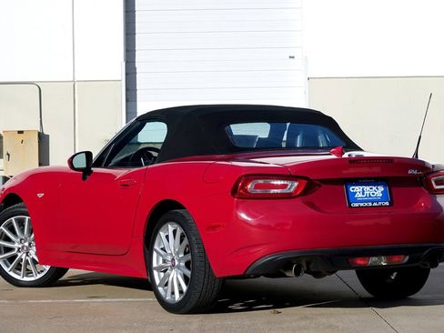 Used 2018 FIAT 124 Spider Lusso w/ Navigation & Sound Group image 4