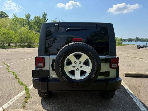 Used 2013 Jeep Wrangler Unlimited Sport AWD/4WD image 6