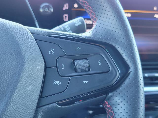 Used 2025 Chevrolet Trax RS w/ Driver Confidence Package FWD image 21