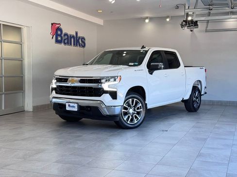 Certified 2022 Chevrolet Silverado 1500 LT image 2