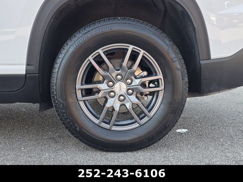 Used 2025 GMC Acadia Elevation image 48