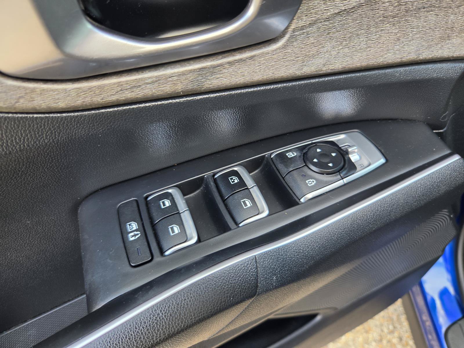 Used 2023 Kia Sorento EX w/ Panoramic Sunroof Package FWD image 17
