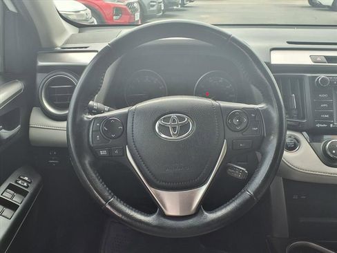 Used 2018 Toyota RAV4 XLE image 13