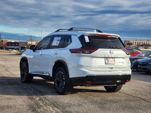 New 2026 Nissan Rogue Platinum image 4