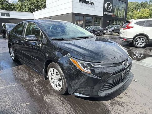 Used 2025 Toyota Corolla LE FWD image 2