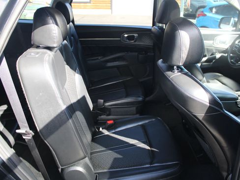 Used 2023 Kia Sorento SX image 33