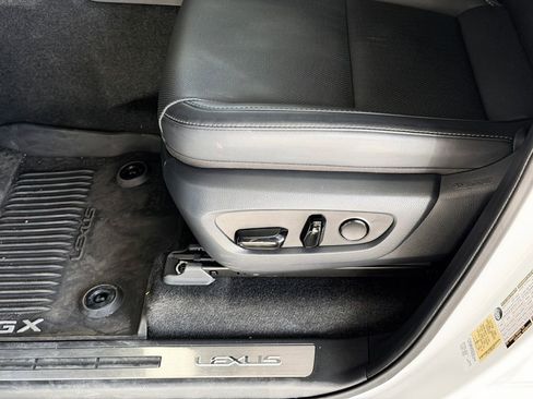 Used 2025 Lexus GX 550 w/ Accessory Package (31) AWD/4WD image 25