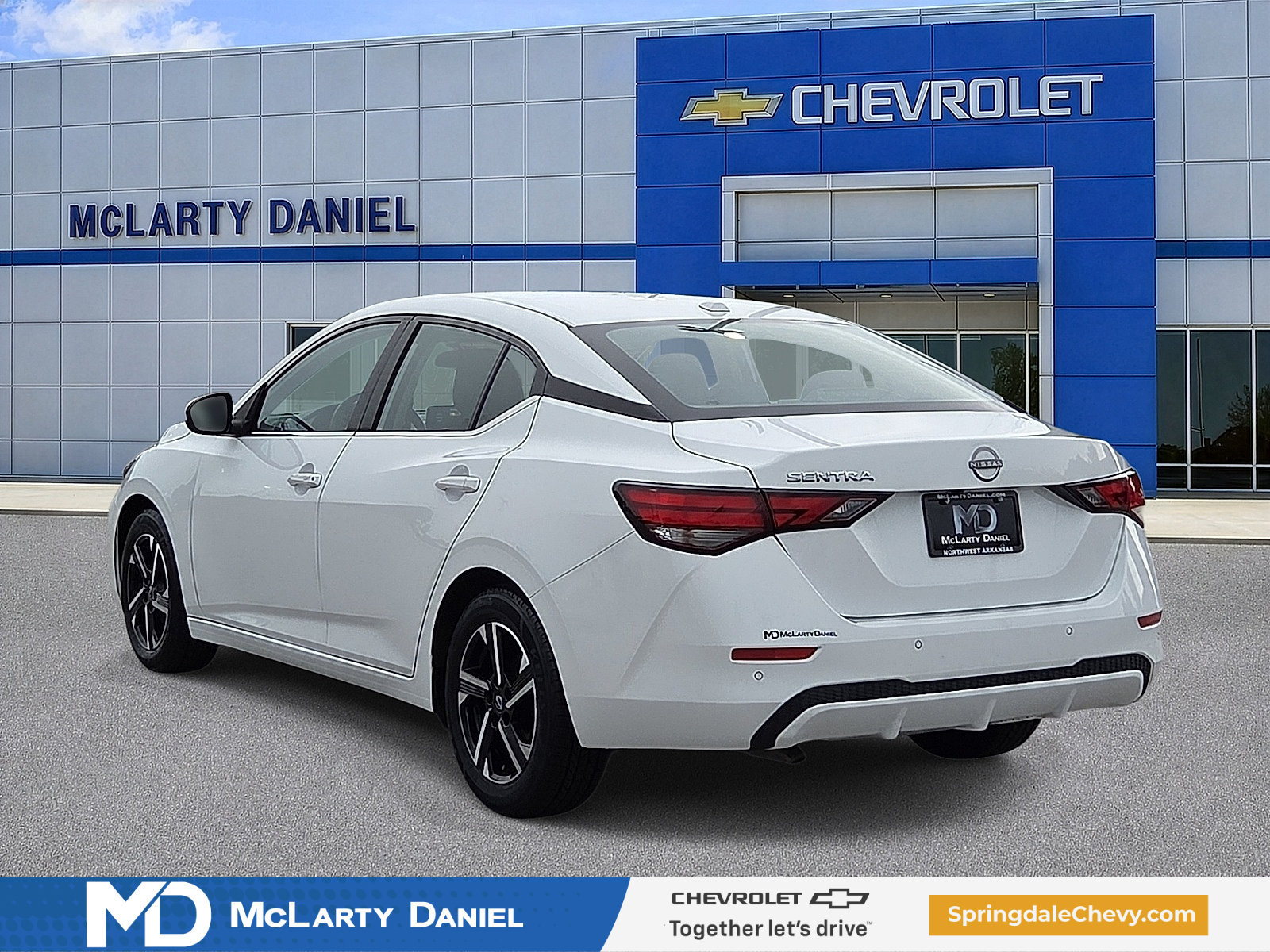 Used 2025 Nissan Sentra SV FWD image 4