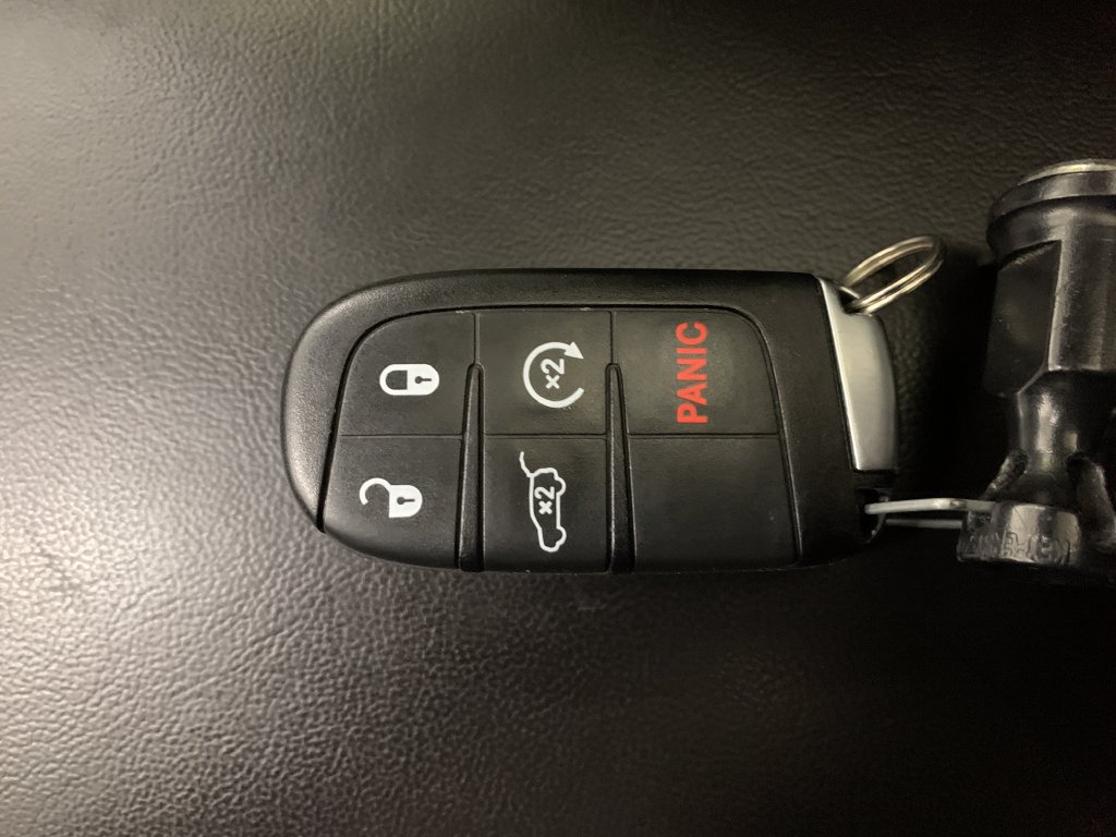 Used 2021 Jeep Grand Cherokee Limited w/ Luxury Group II AWD/4WD image 33