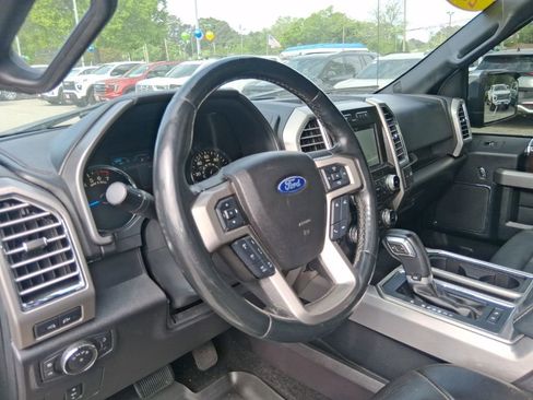 Used 2017 Ford F150 Platinum w/ Equipment Group 701A Luxury AWD/4WD image 18