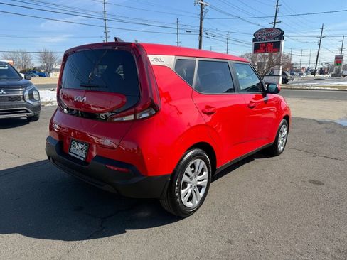 Used 2022 Kia Soul LX image 7